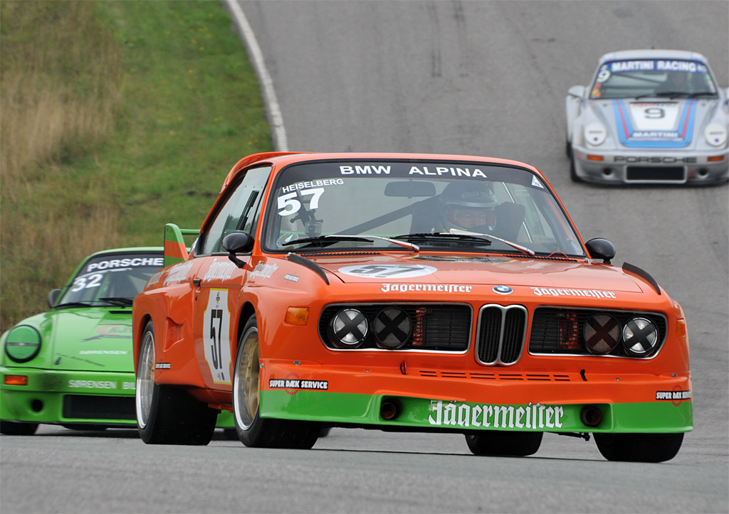Jan Heiselberg fik en perfekt debut med sin nye BMW 3.0 CSL på Ring Djursland, hvor han vandt lørdagens start for 1976-klassen